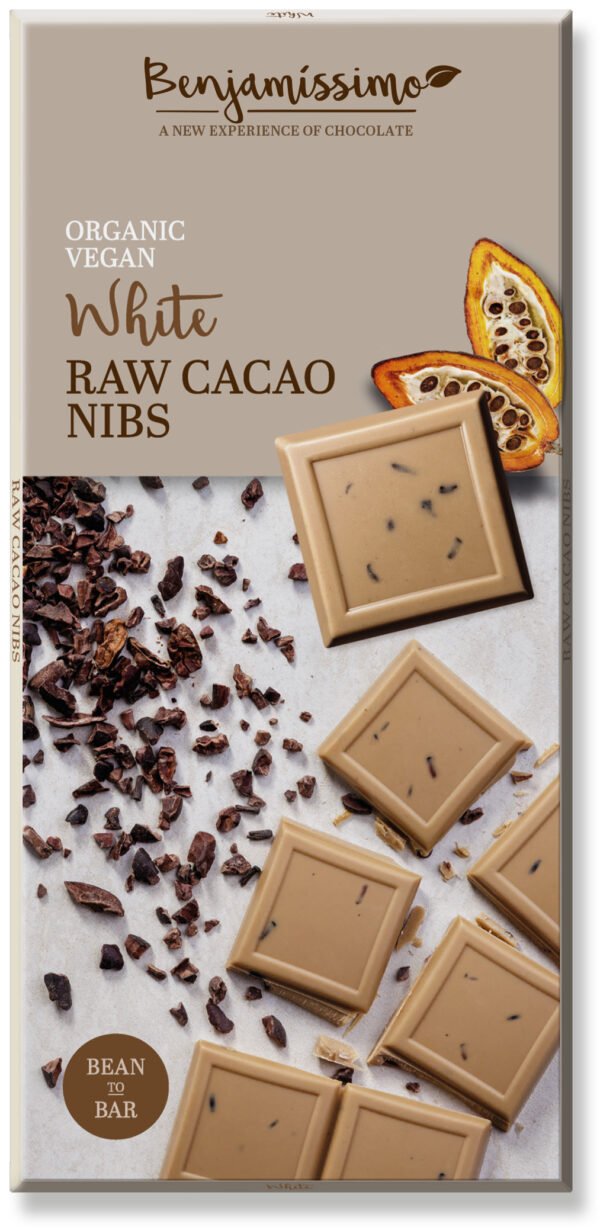 Ciocolata alba cu cacao nibs bio,